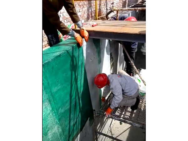 安陽(yáng)市銅冶鎮南魯仙磚廠(chǎng)污水池三油兩布玻璃鋼施工